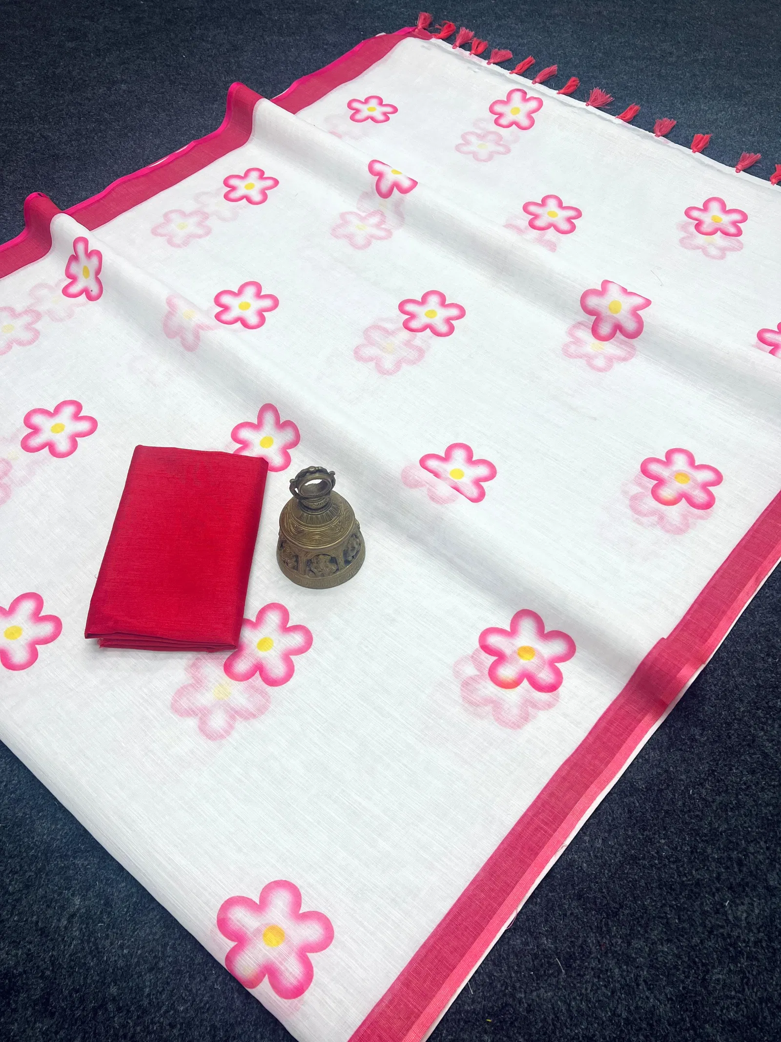 MG558 Plain Linen Digital Printed Daily Wear Saree Wholesale Market In Surat